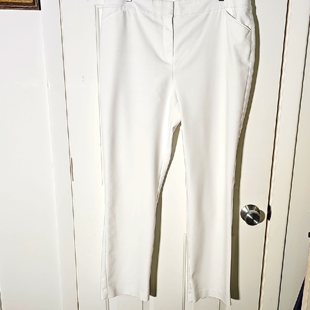 White‎ Straight-Leg Pants By Chicos So Slimming. Large 14. Nice.